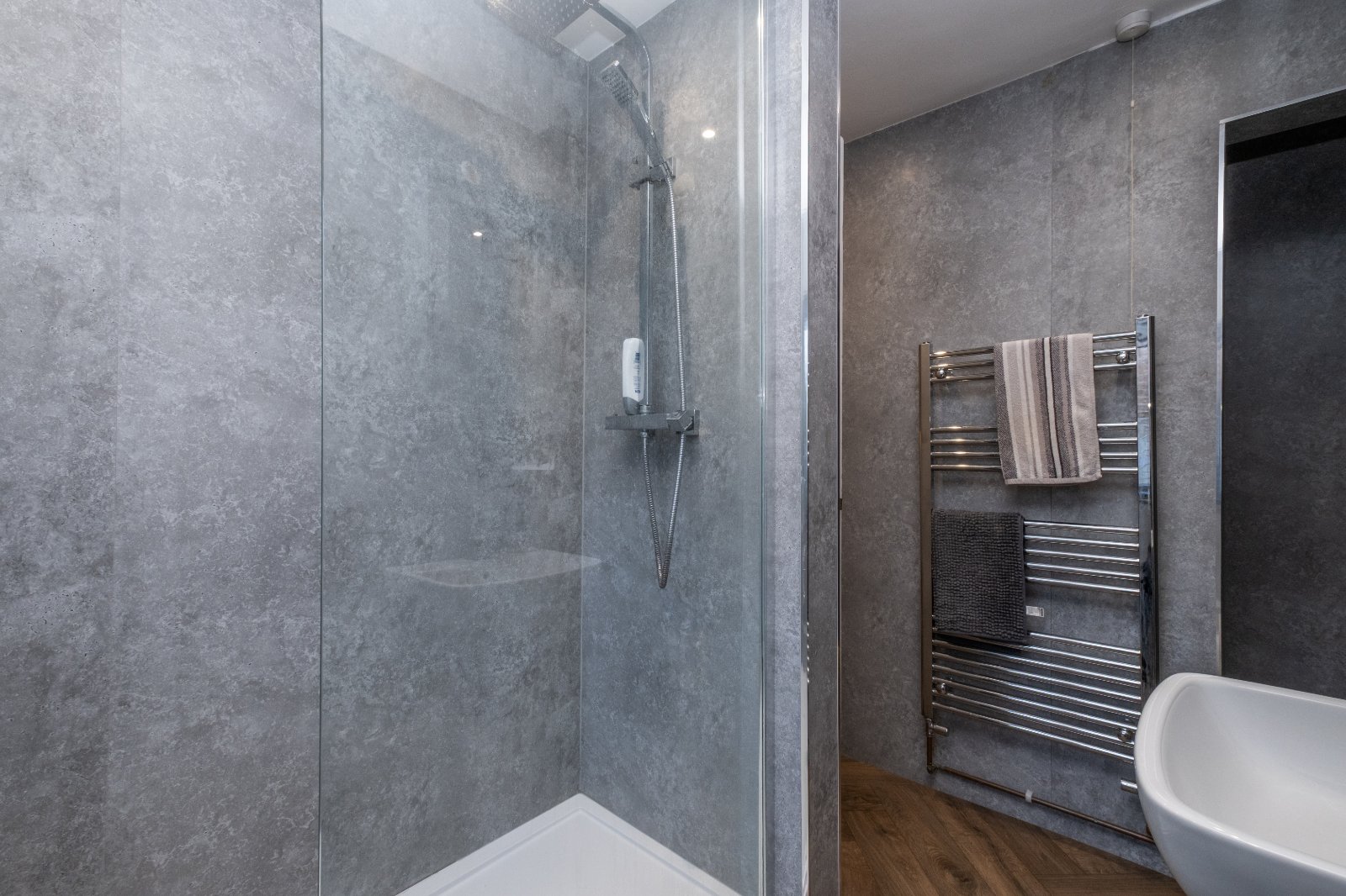 Main Road, Sellindge, Ashford, Kent, TN25