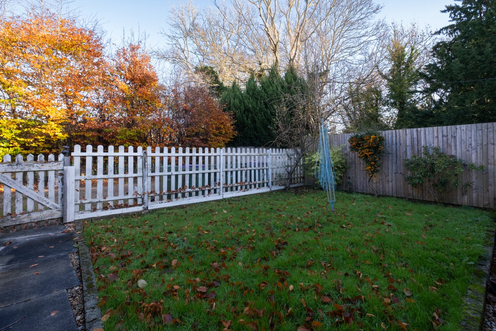 Main Road, Sellindge, Ashford, Kent, TN25