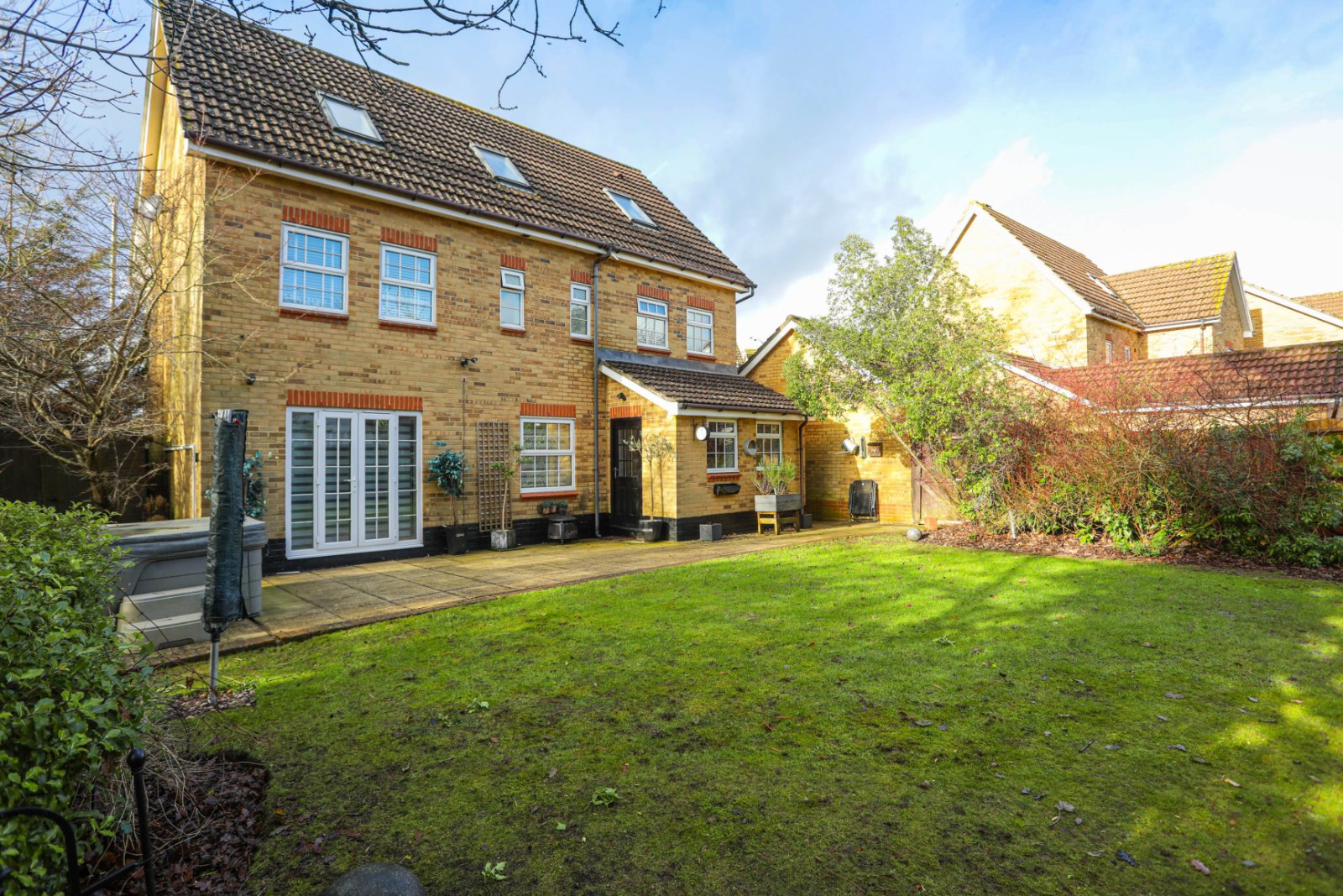 Sweet Bay Crescent, Ashford, Kent, TN23