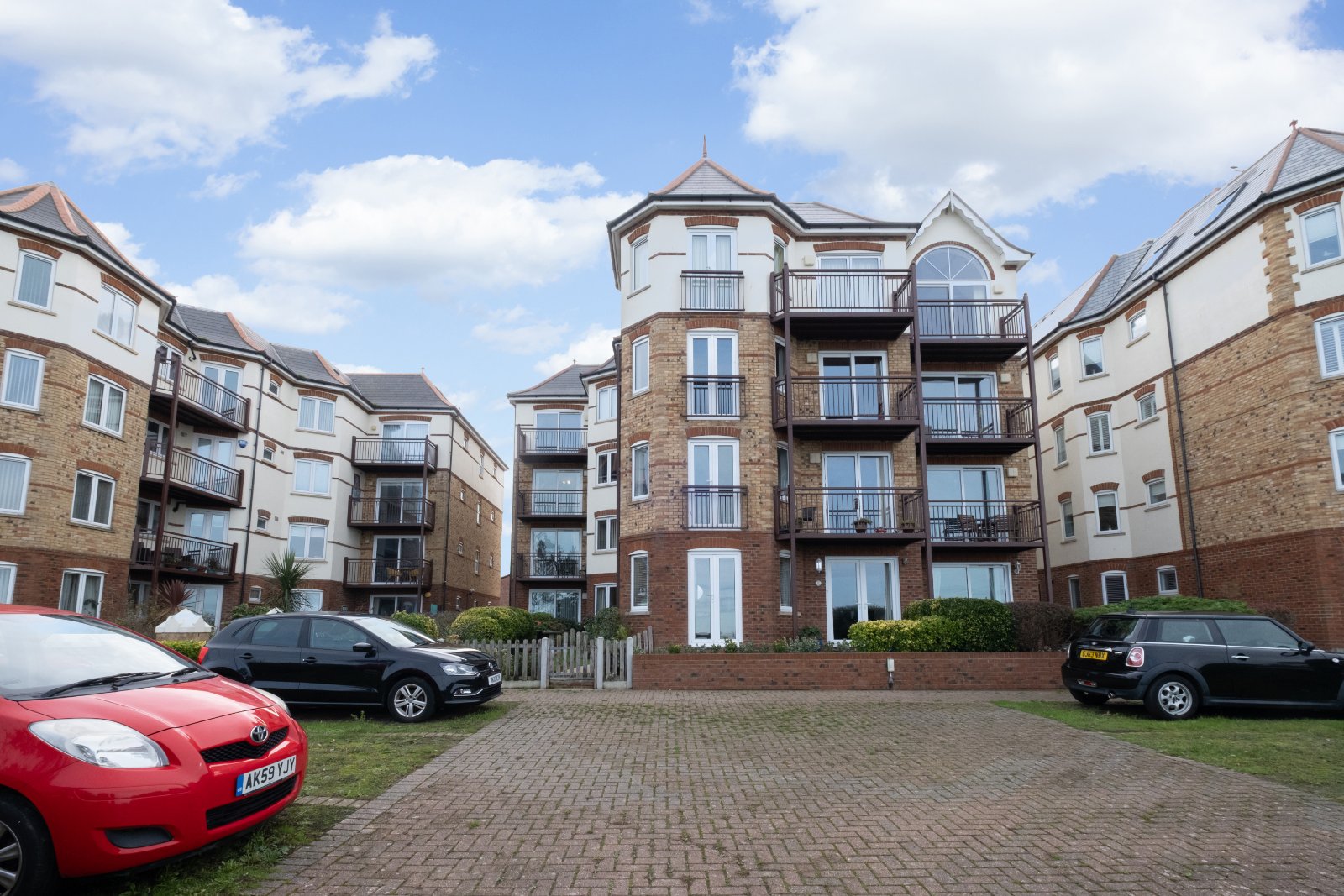 Sea Road, Westgate-on-Sea, Kent, CT8 - Miles & Barr