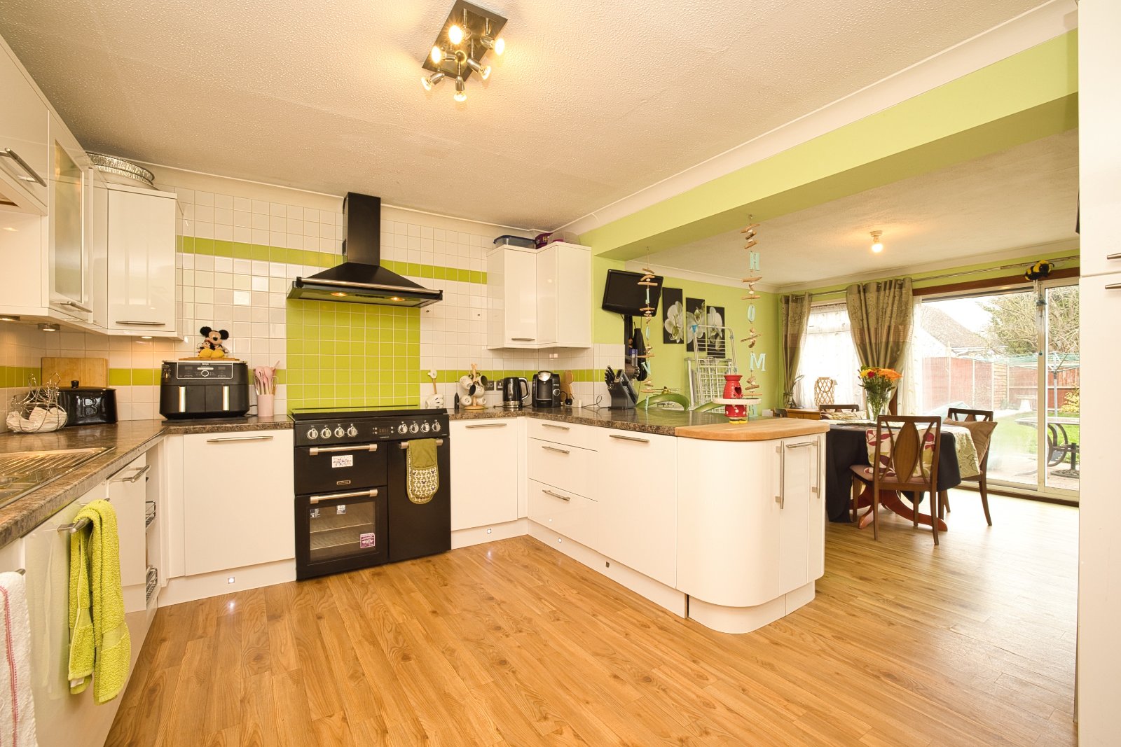 Delacourt Close, Cliffsend, Ramsgate, Kent, CT12 - Miles & Barr