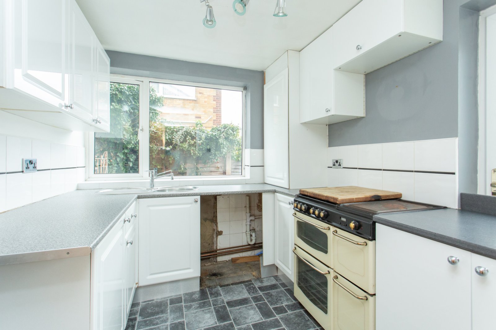 Kite Farm, Whitstable, Kent, CT5 - Miles & Barr